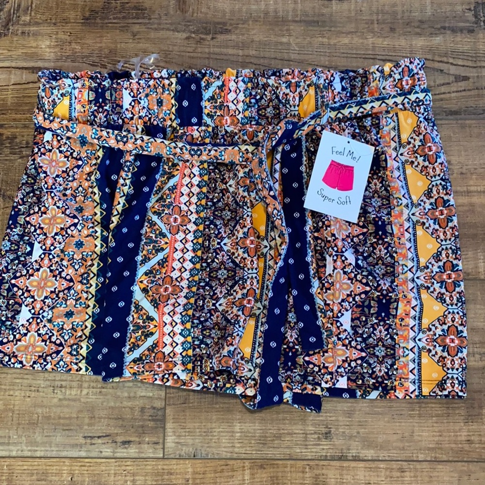 NWT multicolored shorts!! Sz. XL! Sooo soft!!!